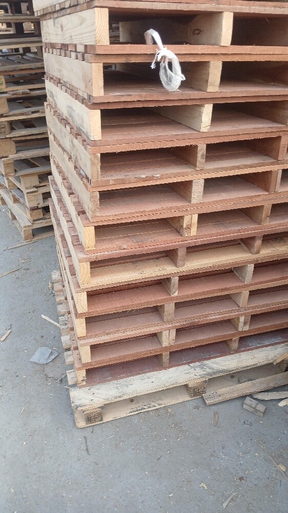 clean wooden pallets - 1