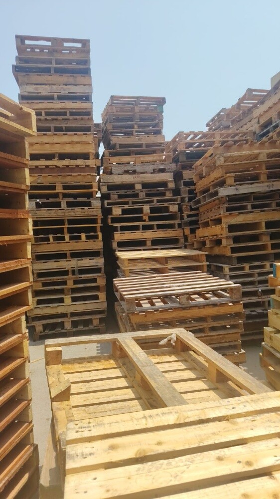 clean wooden pallets - 2