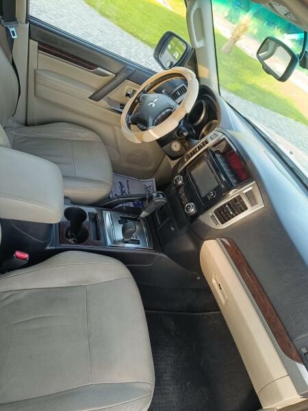 Mitsubishi Pajero 2018 - For Sale - 5