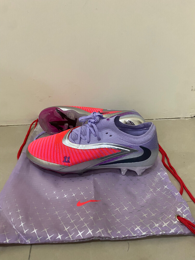  football t shirt/ football boots  - 5