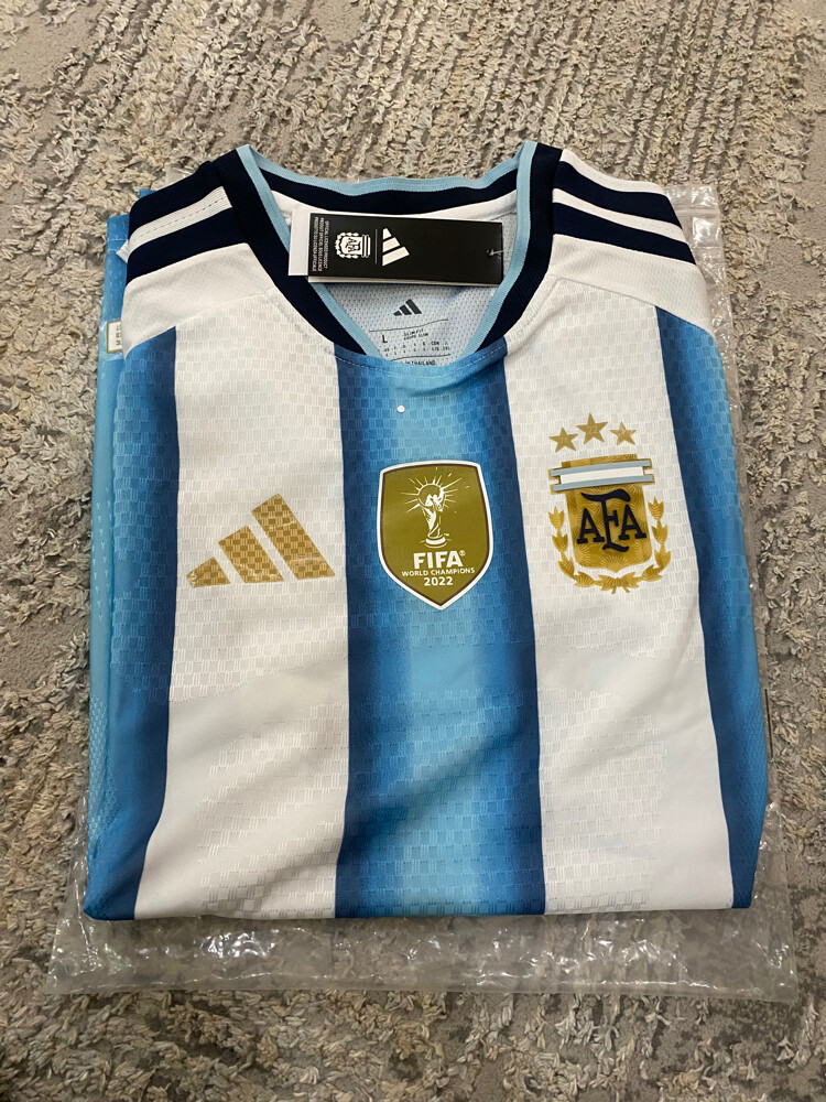  football t shirt/ football boots  - 7