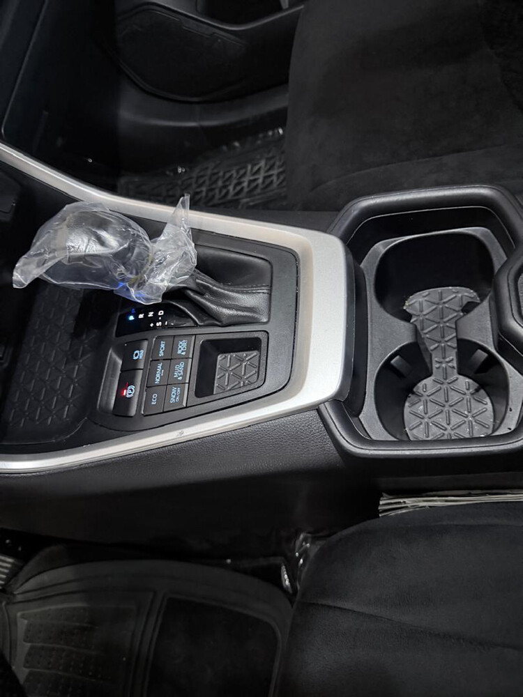 2021 Toyota RAV4 — AWD | Excellent  - 19