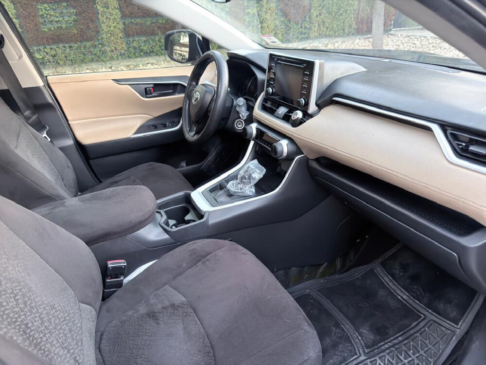 2021 Toyota RAV4 — AWD | Excellent  - 9