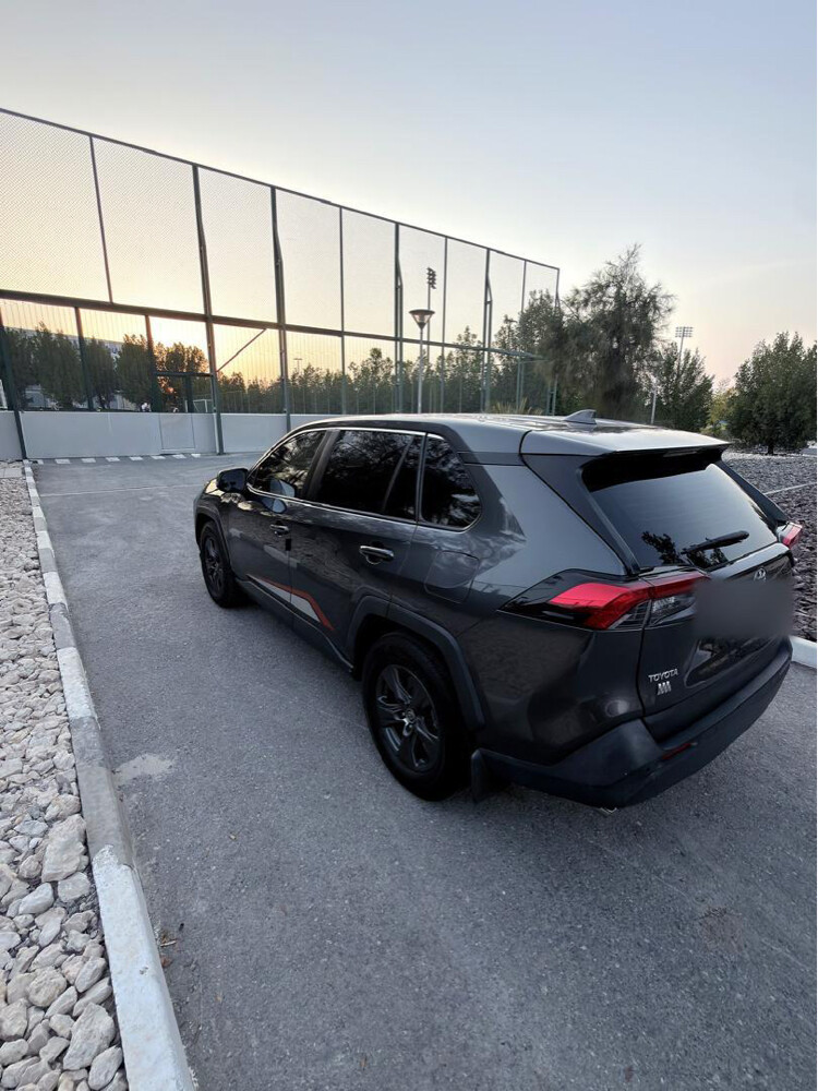 2021 Toyota RAV4 — AWD | Excellent  - 6