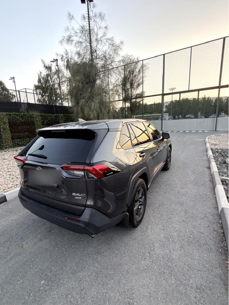 2021 Toyota RAV4 — AWD | Excellent  - 5