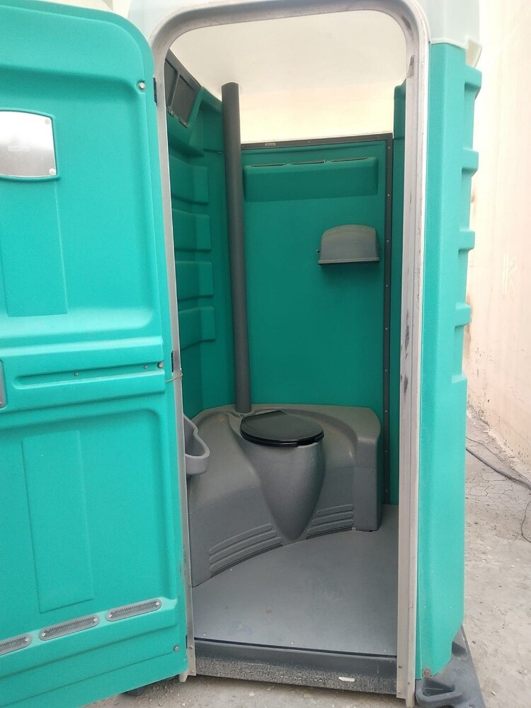 HighQuality Portable Plastic Toilet - 2