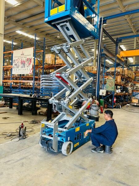 Scissor Lift 7.8 Meter for sale - - 1