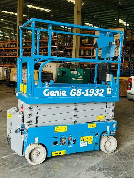 Scissor Lift 7.8 Meter for sale - - 3