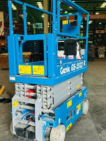 Scissor Lift 7.8 Meter for sale - - 2