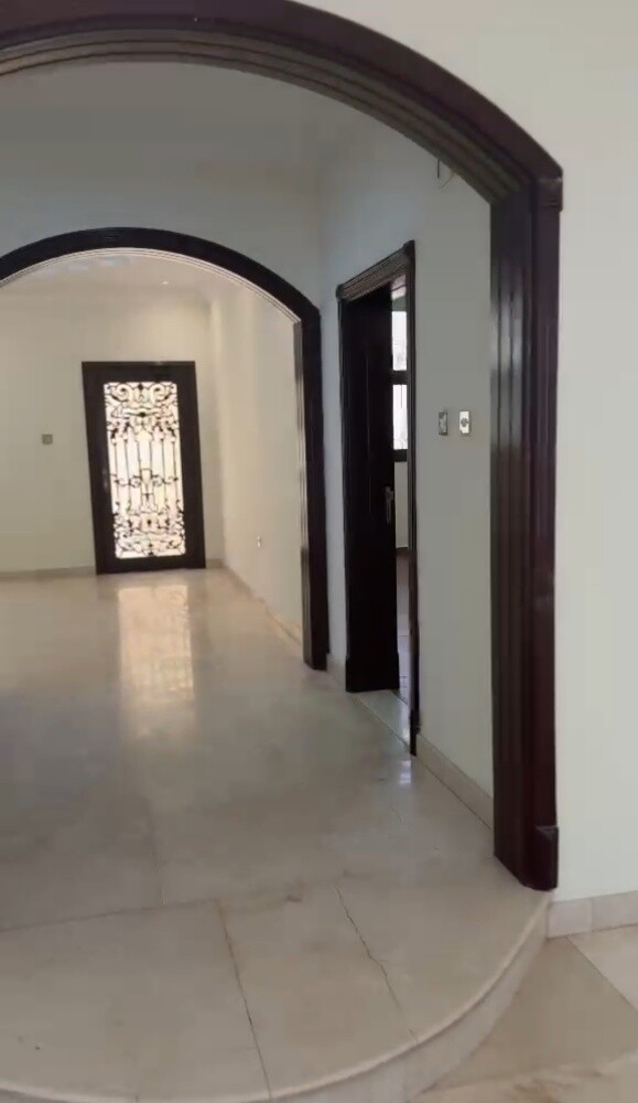 Service Villa in Al Duhail for rent - 6