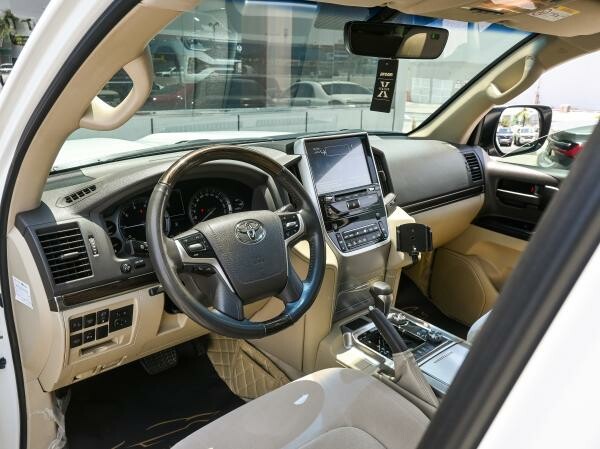 Land Cruiser GXR Grand Touring - 4