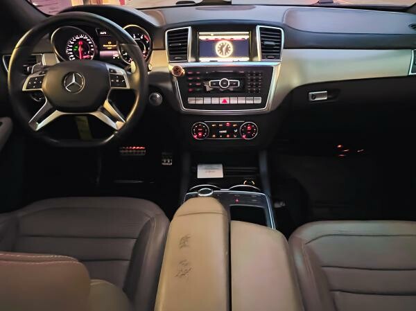 Mercedes Benz  ML63 AMG - 7