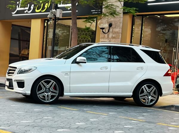 Mercedes Benz  ML63 AMG - 2