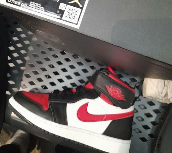 Air Jordan 1 High FlyEase - 2