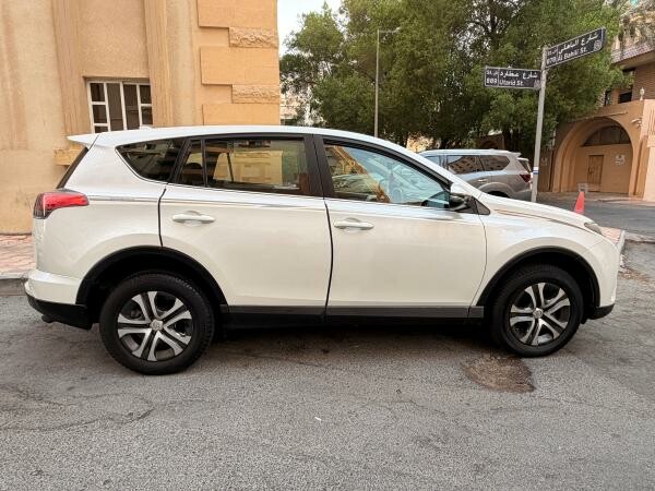 Toyota RAV4 2016 for Sale - 4