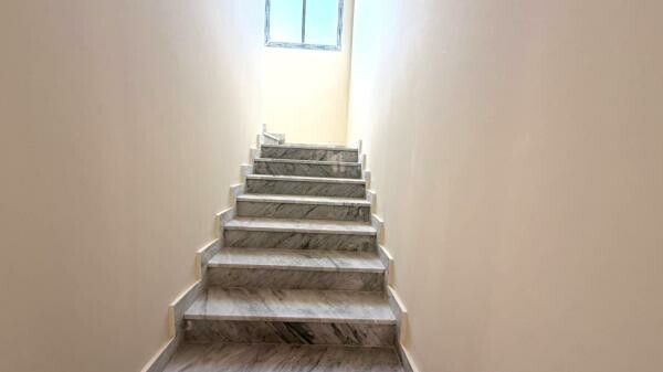 LARGE FAMILY HOME | PRIME LOCATION - 7