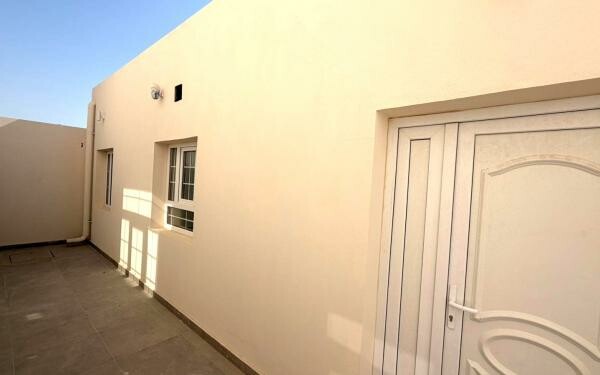 LARGE FAMILY HOME | PRIME LOCATION - 8