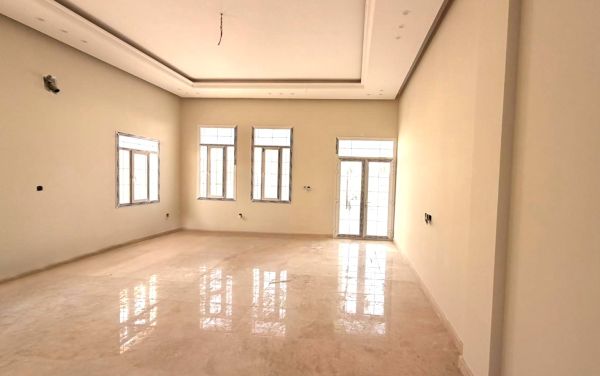 LARGE FAMILY HOME | PRIME LOCATION - 2