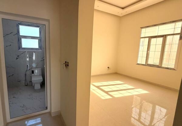 LARGE FAMILY HOME | PRIME LOCATION - 4