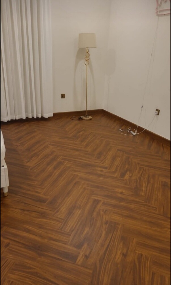 Zic zag parquet flooring. - 12