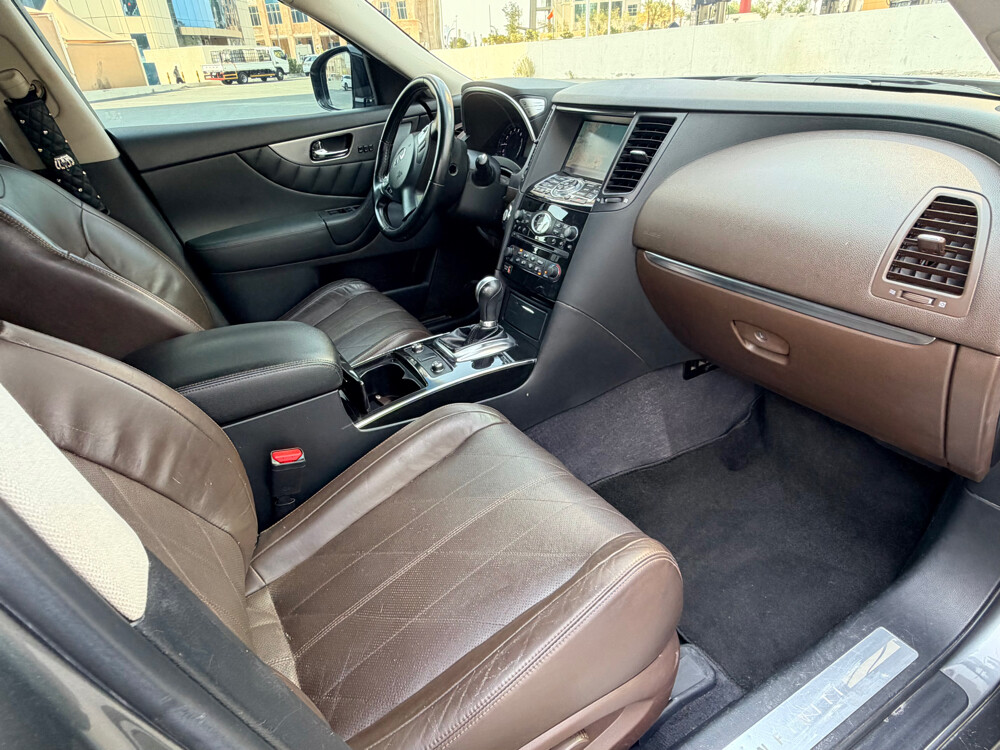 Infiniti QX 70 2019 - 8