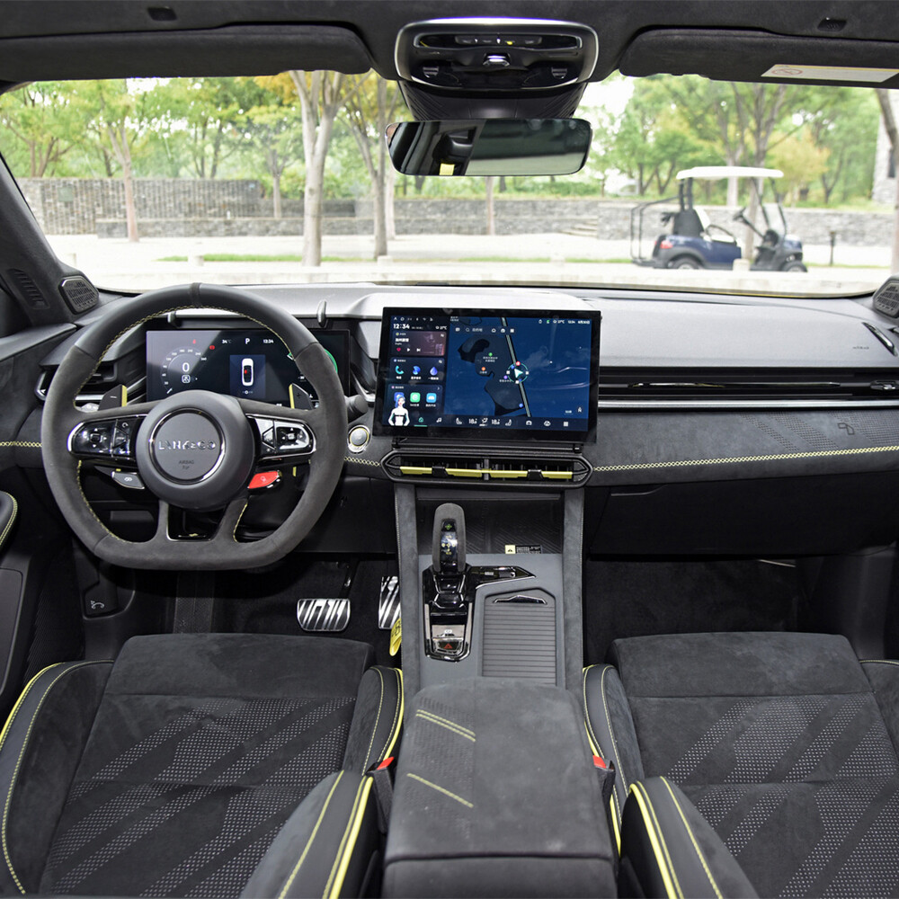 Lynk & Co 03+ 2025  - 6