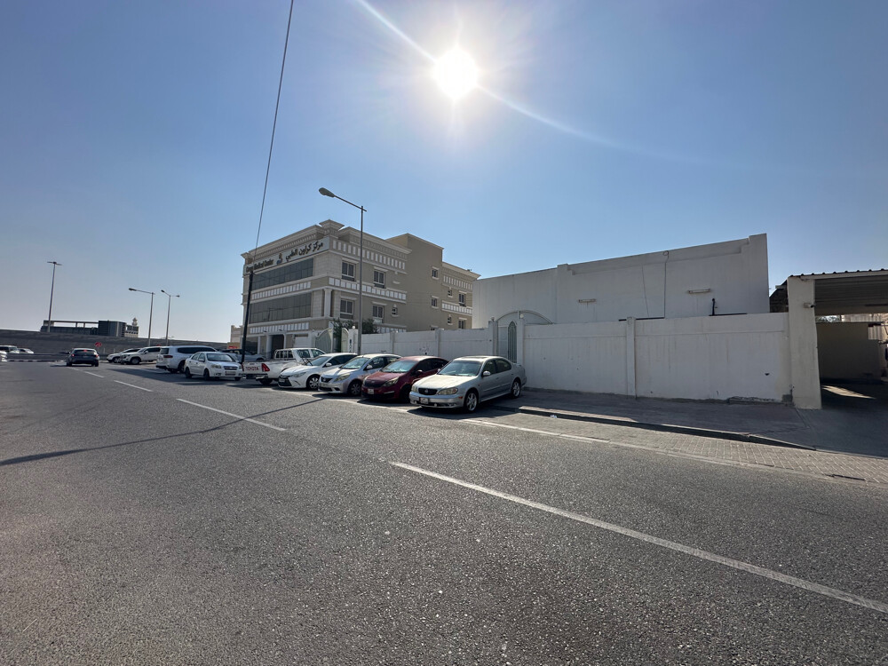 للبيع بموقع مميز بالسلطة الجديدة - 4