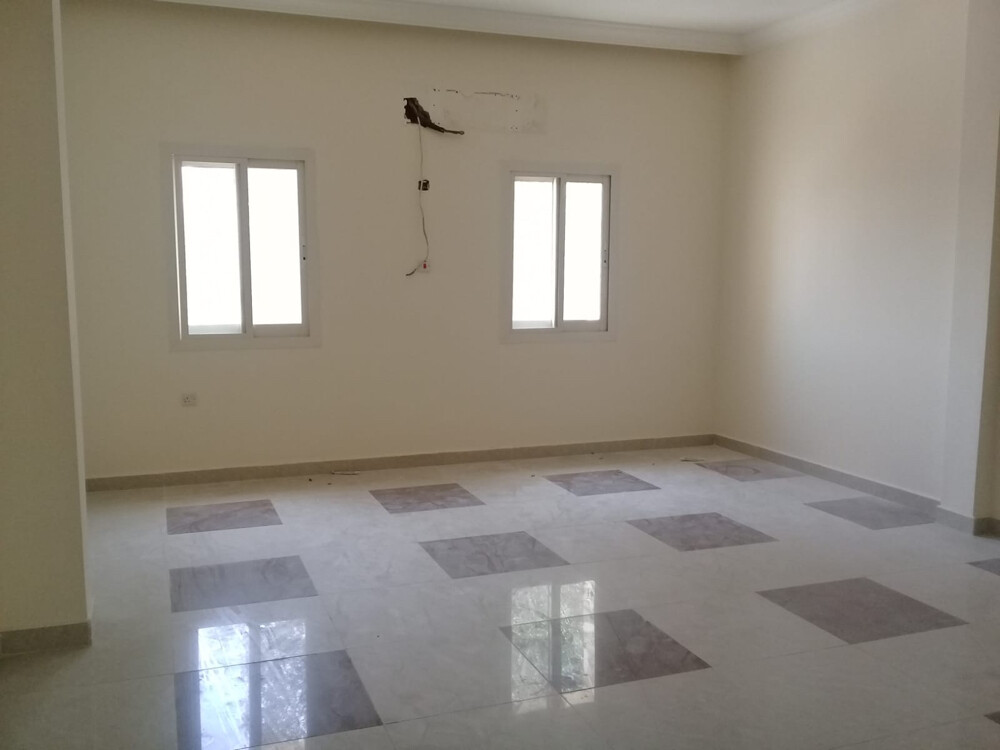 للبيع بموقع مميز بالسلطة الجديدة - 5
