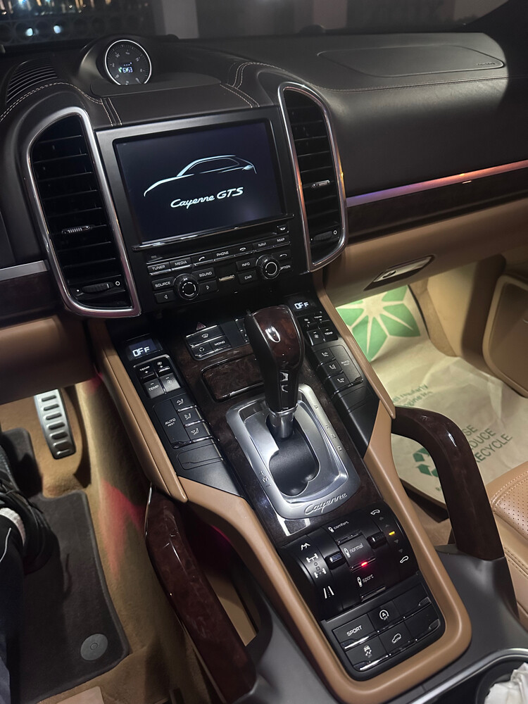 Porshe Cayenne - 4