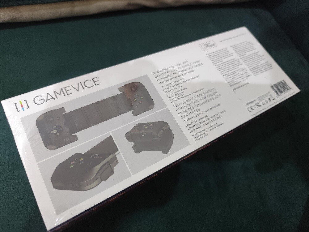 GAMEVICE CONTROLLER- IPHONE - 3