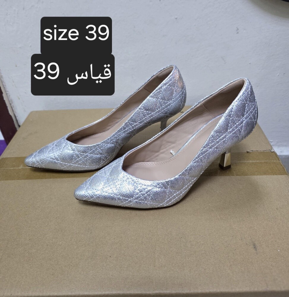أحذية متنوعة مجانا - 1