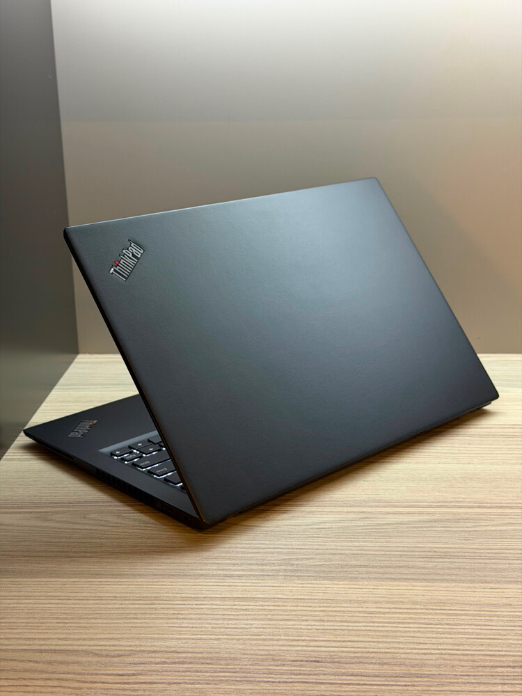 Lenovo ThinkPad T495s - 7