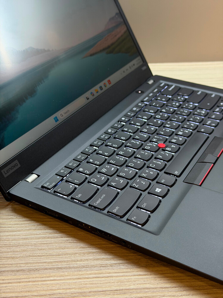 Lenovo ThinkPad T495s - 3