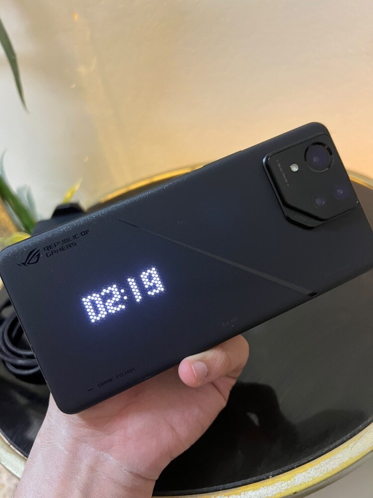 Asus ROG Phone 8 Pro - 10