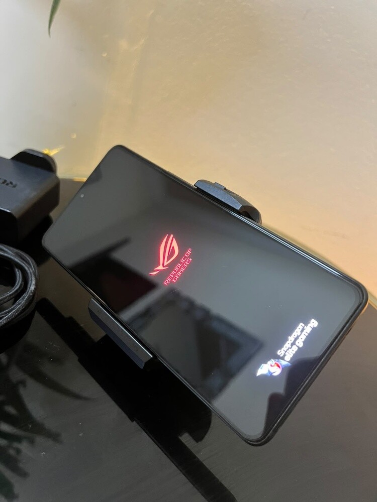 Asus ROG Phone 8 Pro - 7