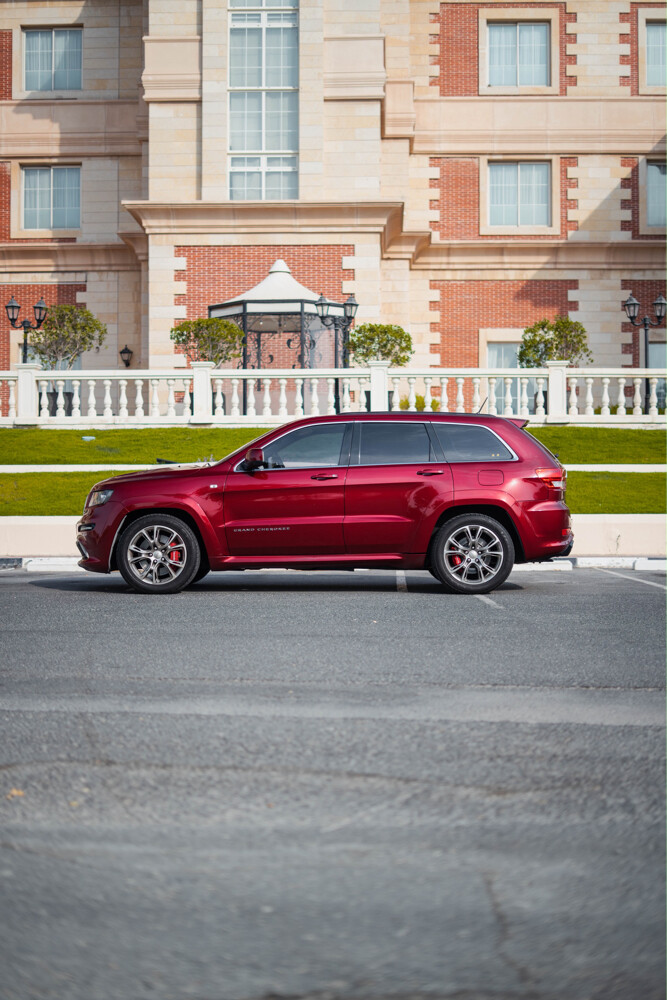 Jeep Grand Cherokee SRT  - 4
