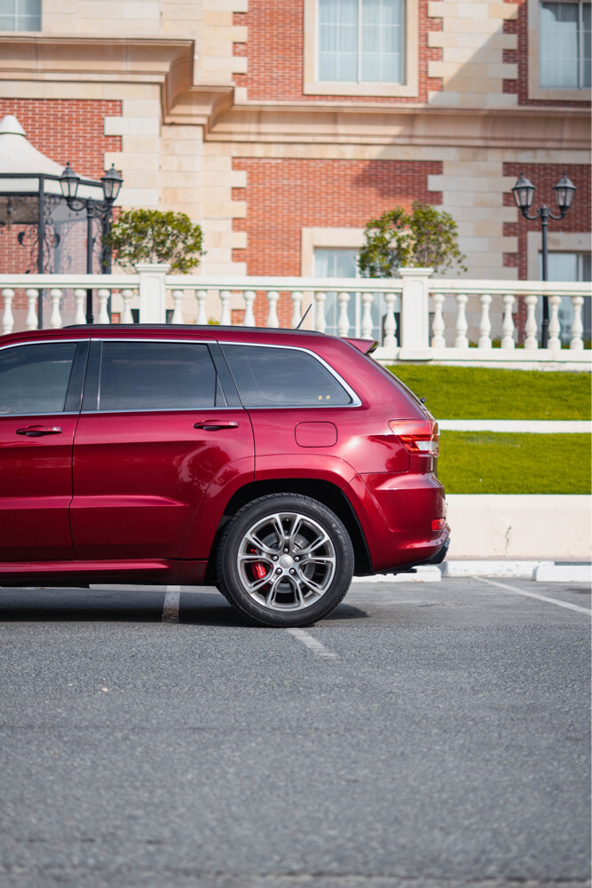 Jeep Grand Cherokee SRT  - 3