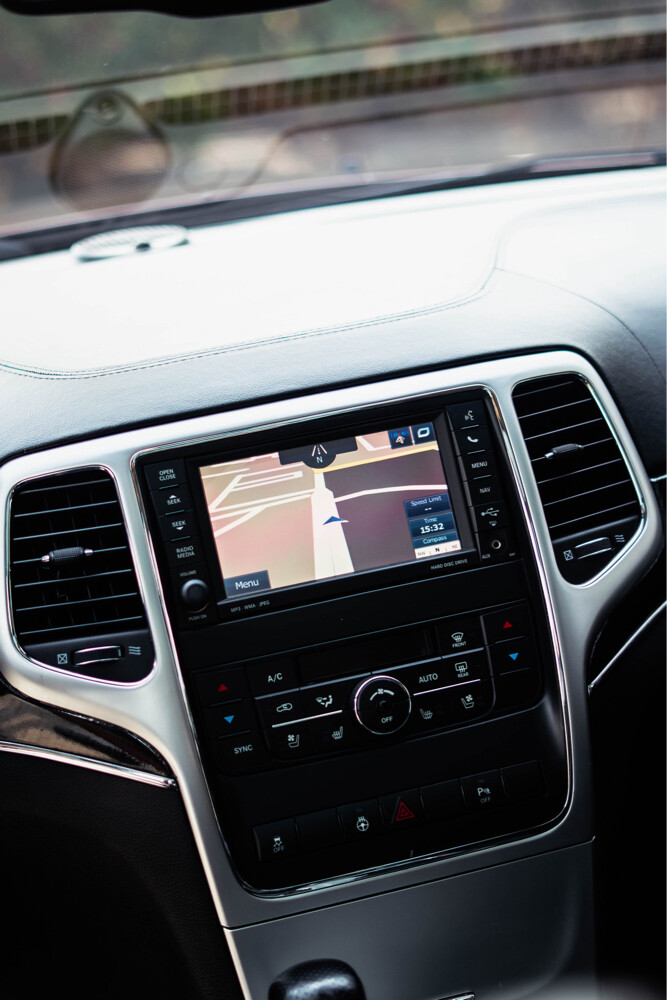 Jeep Grand Cherokee SRT  - 16