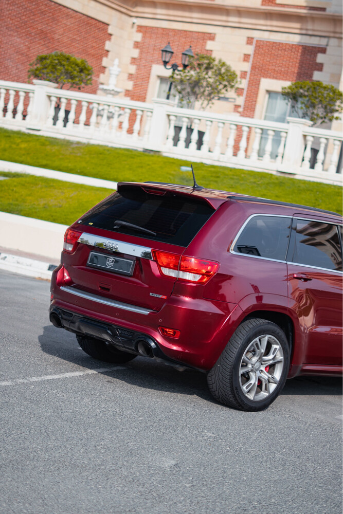 Jeep Grand Cherokee SRT  - 11