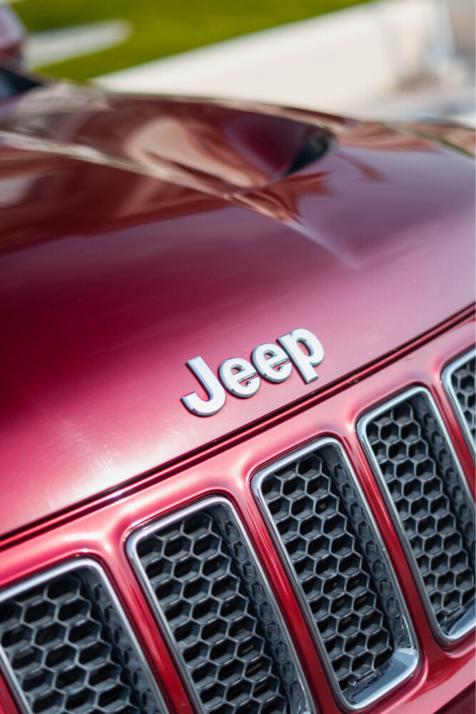 Jeep Grand Cherokee SRT  - 8