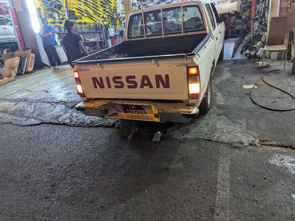 Nissan pickup 2006 model - 3