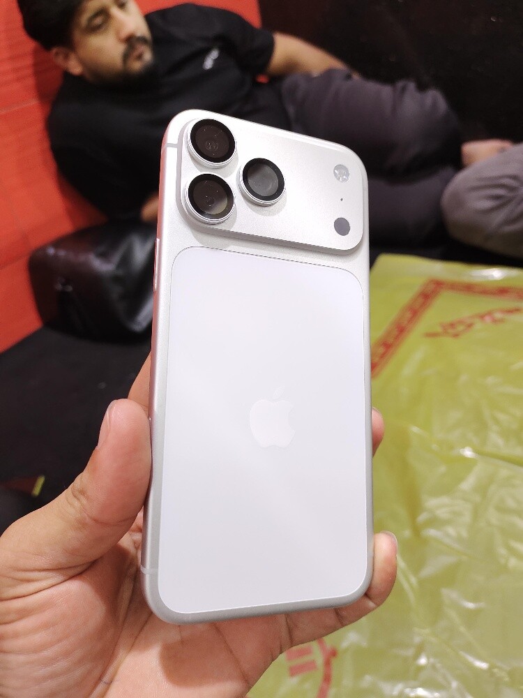 i phone 17 Promax - 1