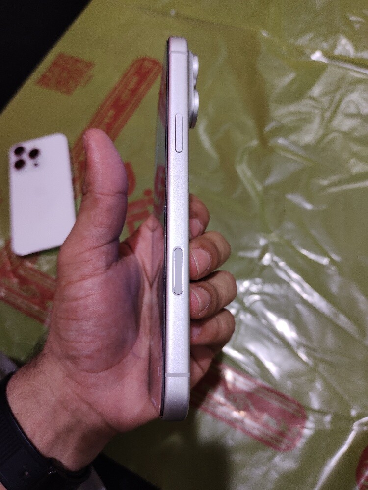 i phone 17 Promax - 4