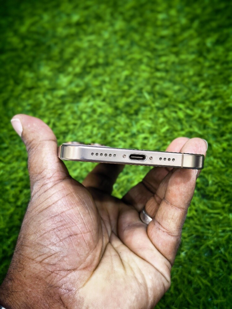 iPhone 16 Pro Max 256gb - 5