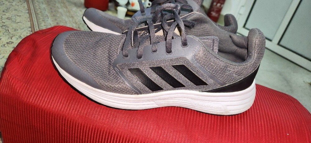 addidas shoes siz 45 - 3
