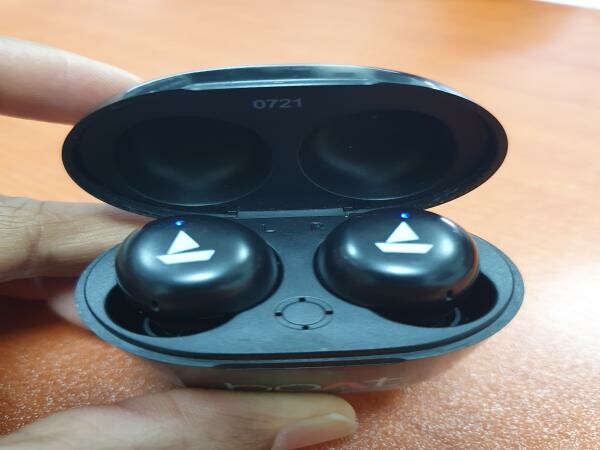 boAt Wireless Earbuds Rarely Used - 3