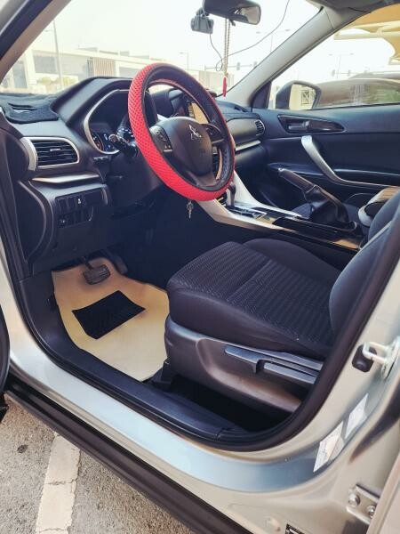 2020 Eclipse cross 2.0L Lady owned - 1