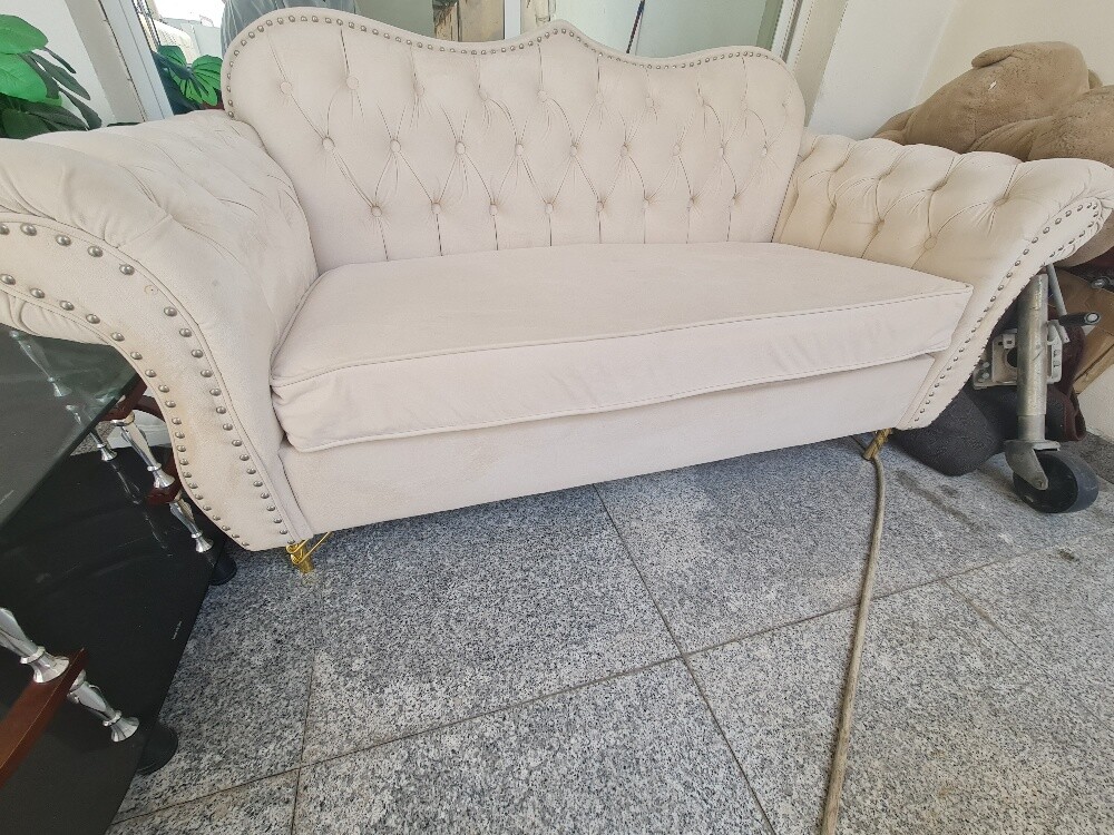 كنبة مع طاولة زجاجية - 3
