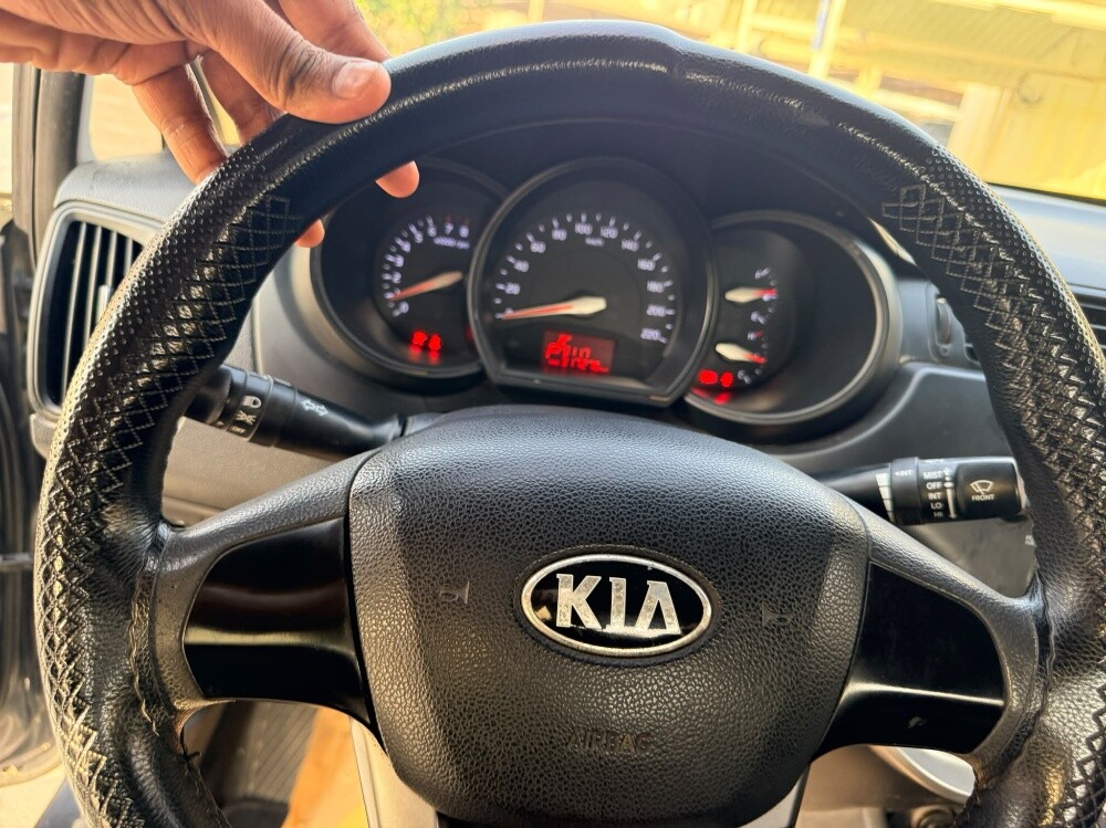 Kia Rio - For Sale ready to drive - 4
