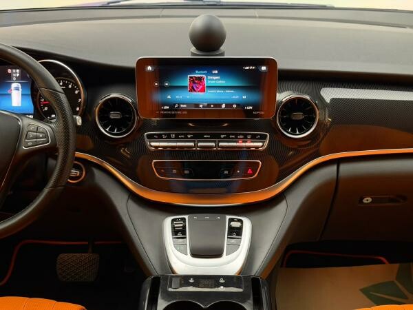 Mercedes-Benz V-Class 250 2024 - 10